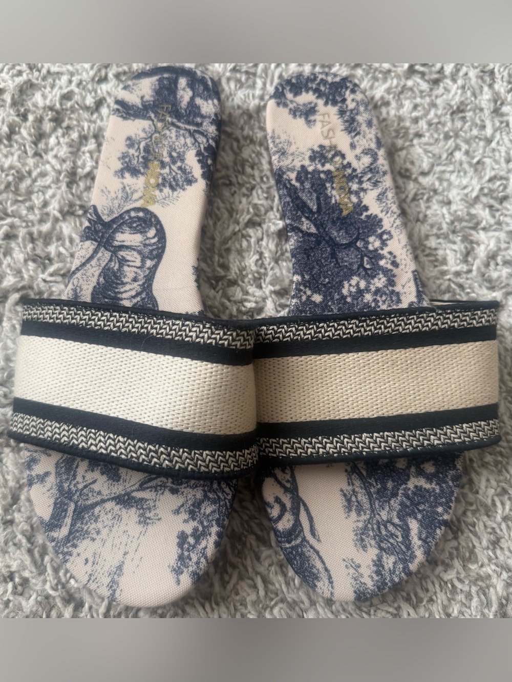 Fashion Nova Katalia Floral Printed Flat Sandals